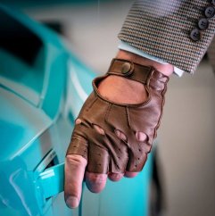 Moderné bezprstové rukavice na šoférovanie pre pánov